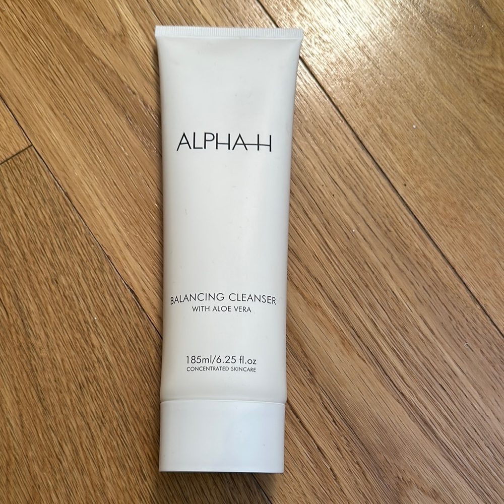 NEW Alpha-H Balancing Cleanser with Aloe Vera 185 ml